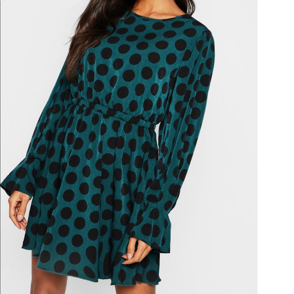 Retro-style Blouson Sleeve Polka Dot Skater Dress